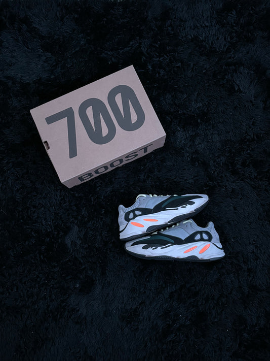 Adidas Yeezy Boost 700 (Wave Runner (2017/2023)
